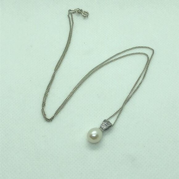 💛 925 Fresh Water Pearl & CZ Necklace - Picture 3 of 5